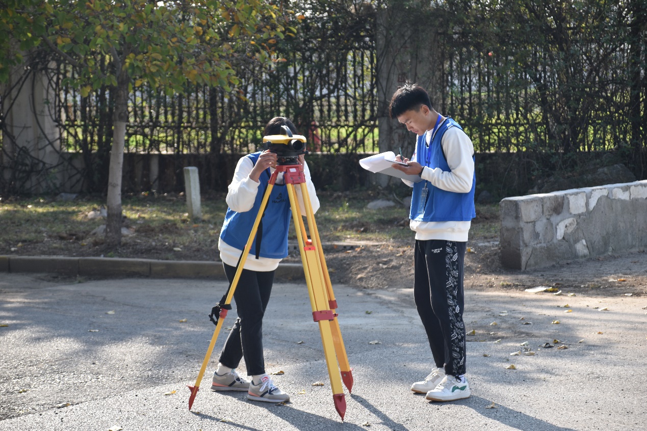 第十五届“南方测绘杯”山东省大学生测量技能大赛在枣庄学院顺利举行