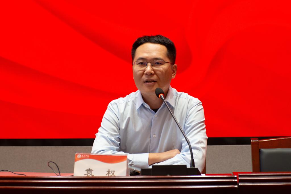 枣庄学院首期“班墨大讲堂”开班暨“劳模工匠进校园”专题报告会06.jpg
