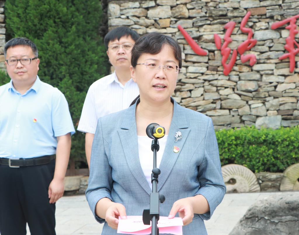 毕志伟在致辞时指出,近年来山亭区依托纪念园把红色教育和时代精神