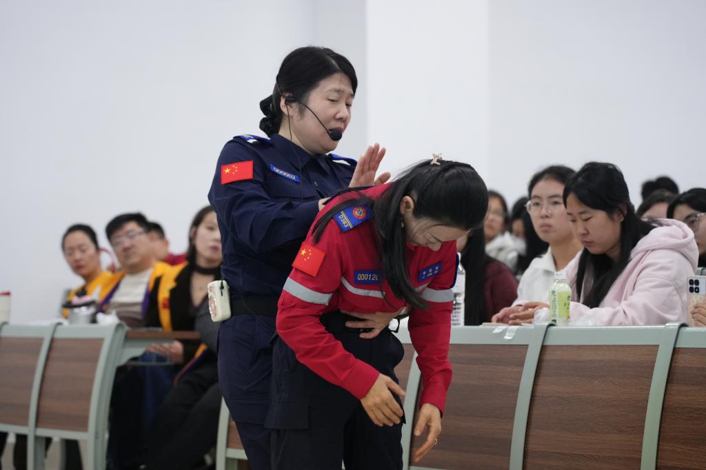 20251112急救演练 (18).JPG 20251112急救演练 (18).JPG