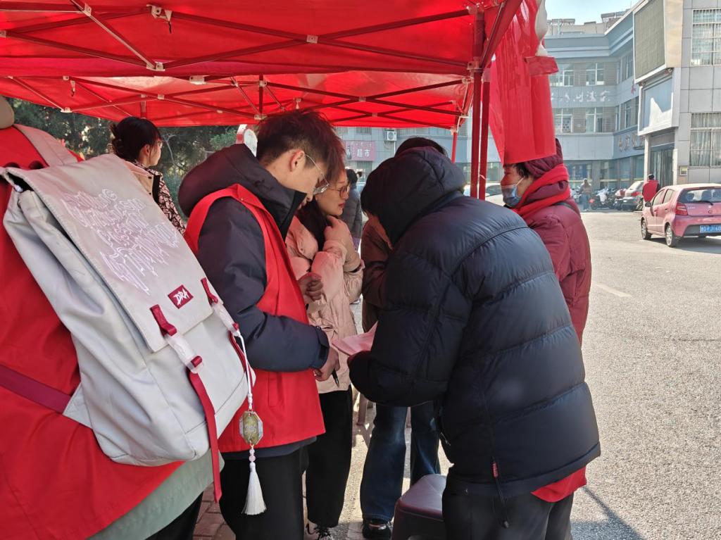 为深入推进党员“双报到”工作落实落.png 为深入推进党员“双报到”工作落实落.png