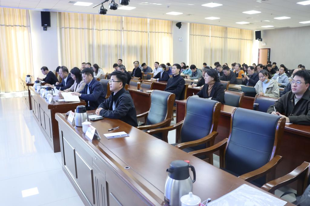 20261028我校举办2026 枣庄市智库人才培训会 (2).JPG